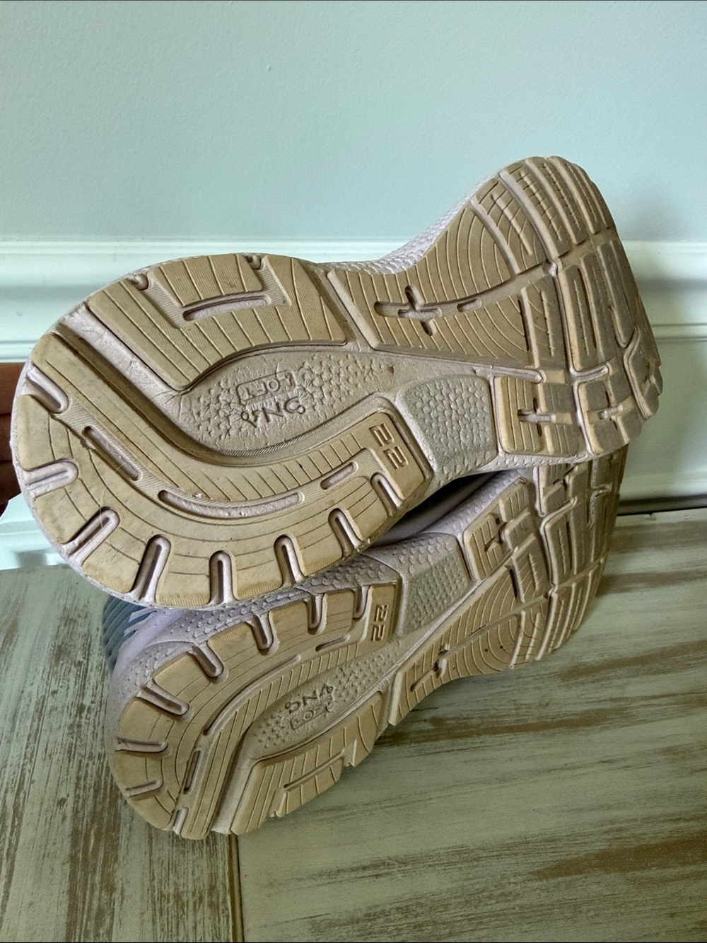 Brooks Women's Running Shoes - adrenaline - Picture 2 of 4